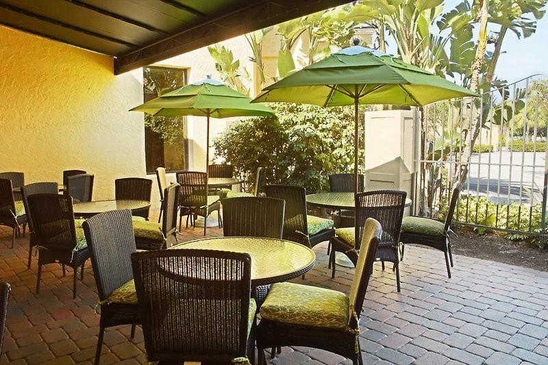 Courtyard By Marriott Boynton Beach Exterior photo