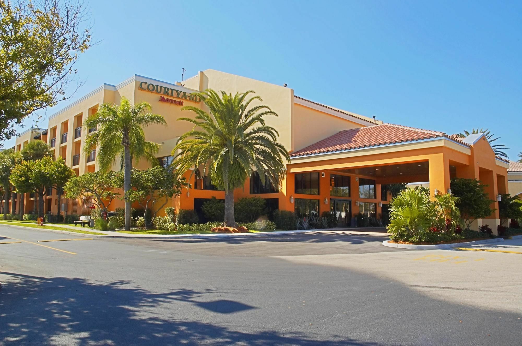 Courtyard By Marriott Boynton Beach Exterior photo